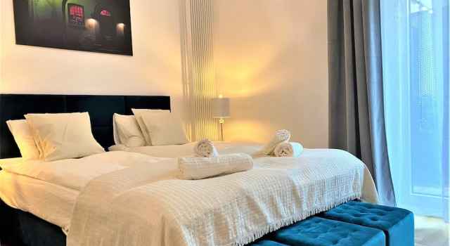 Апартаменты Premium c 1 комнатой с балконом и с видом на город erApartments Mennica Residence