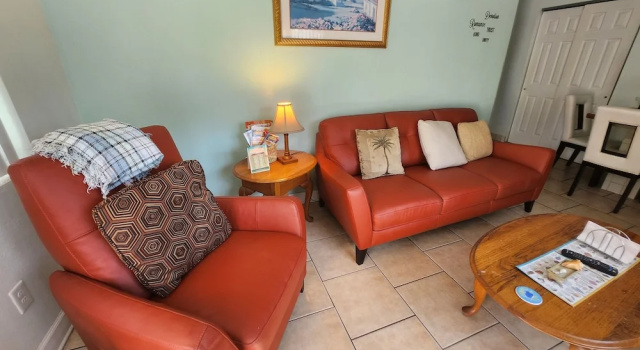 Четырёхместные апартаменты c 1 комнатой Silver Sands Motel