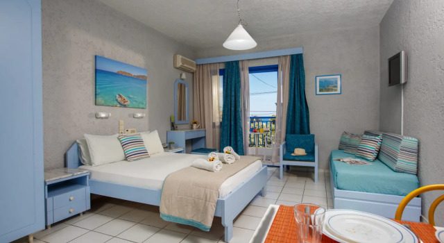 Семейная студия Latania Apartments