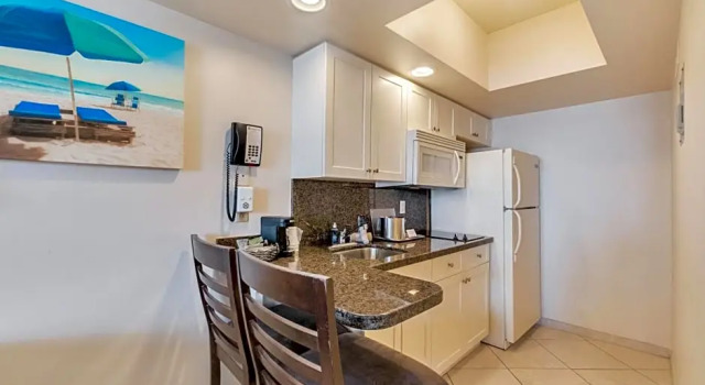 Номер Standard Цокольный этаж с частичным видом на океан Best Western Plus Beach Resort
