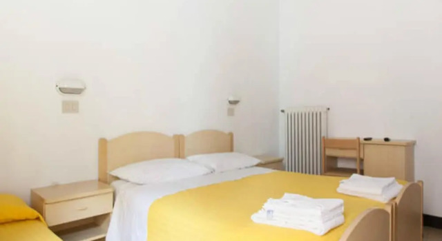 Трёхместный номер Standard с балконом Hotel Ronconi