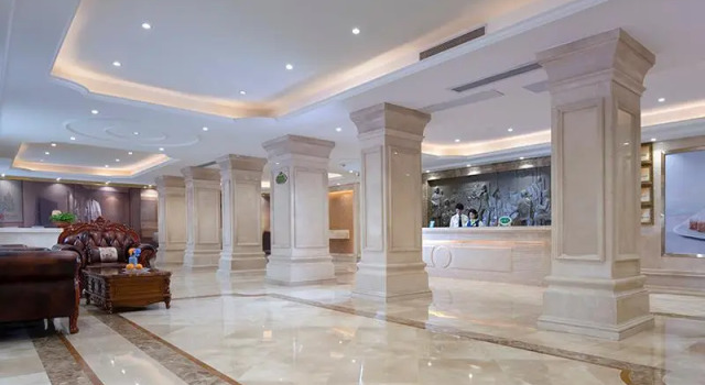 Vienna 3 Best Hotel Zhongshan Henglan Guanghui, Boek Hotel Hotels in Guangdong met parkeren, Parkeren