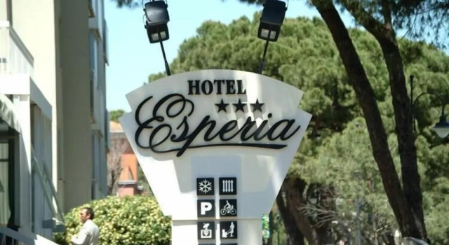Hotel Esperia, Забронировать Отель Отели Чезенатико 3 звезды, 3*