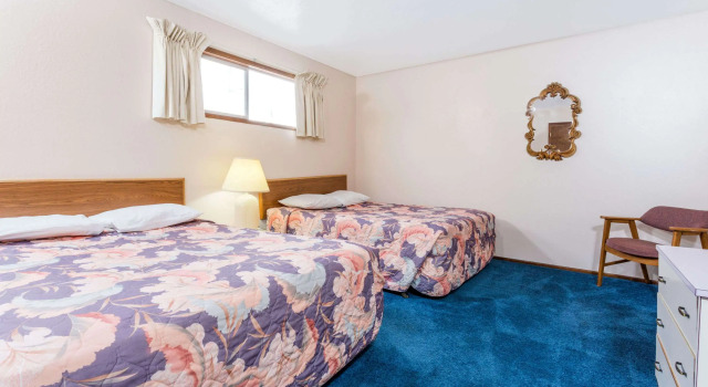 Fairdeal Inn, Rezerwuj Hotel Hotele w Columbia River Gorge z parkingiem, Parking