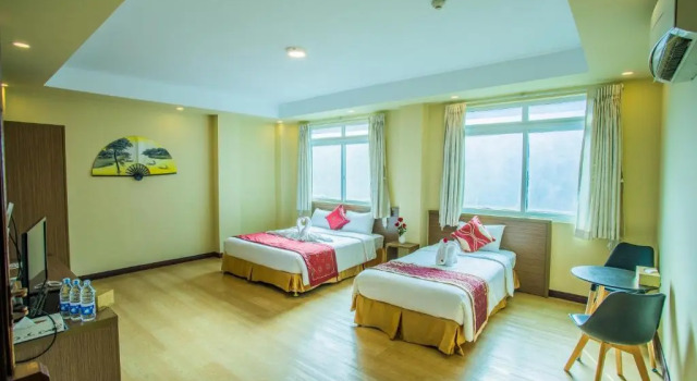 Люкс Golden Gate China Town Hotel