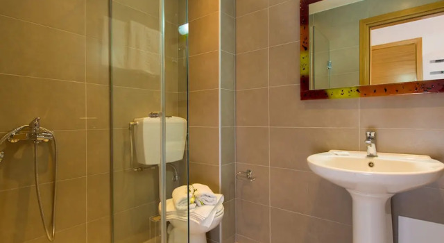 Трёхместный номер Superior с балконом Eltina Hotel