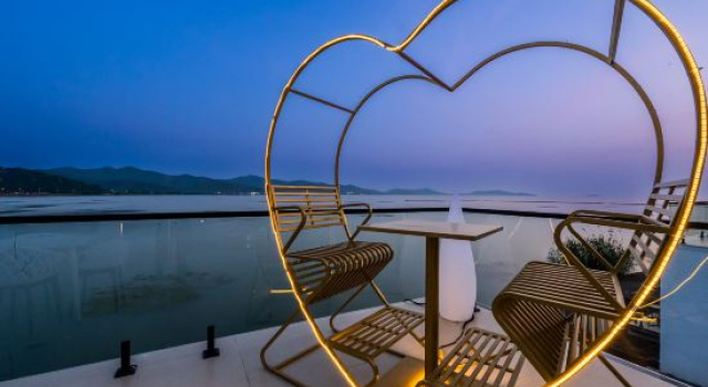 Floral Hotel·Suzhou first love meet you hostel (Taihu Hengshan Island Scenic Spot Shop)