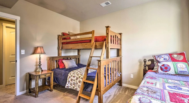 Ski-in/out Granby Home w/ Gas Grill & Fire Pit!