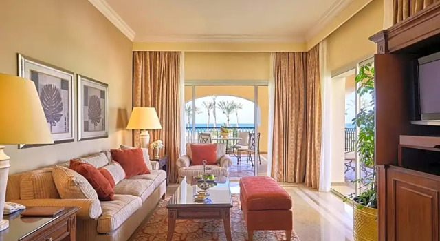 Двухместный люкс Executive с видом на море JAZ Almaza Beach Resort, Almaza Bay