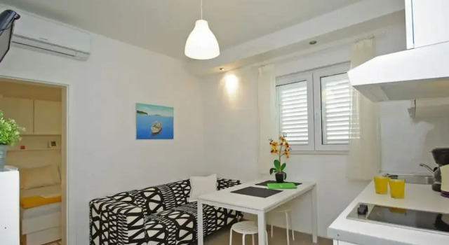 Holiday Apartment Beach House Iva App. 3, 예약 아파트 자오스트로그 Makarska Riviera