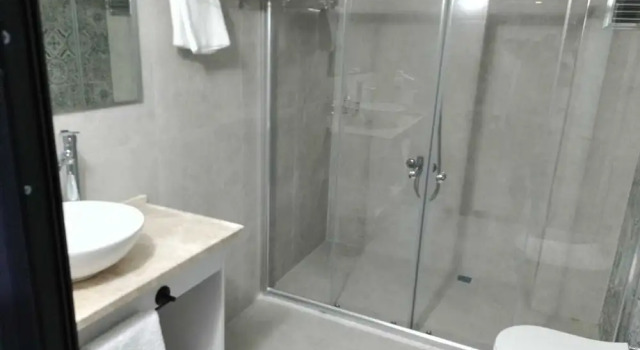 Номер Standard The Marine Hotel