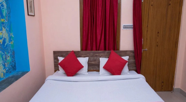 OYO 14227 Home Lake View Stay Brahmpol, Забронировать Отель Отели штата Раджастхана с парковкой, Парковка