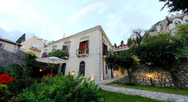 Villa Mazzei, Book Villa Hotels in Sicily with Parking, Parking
