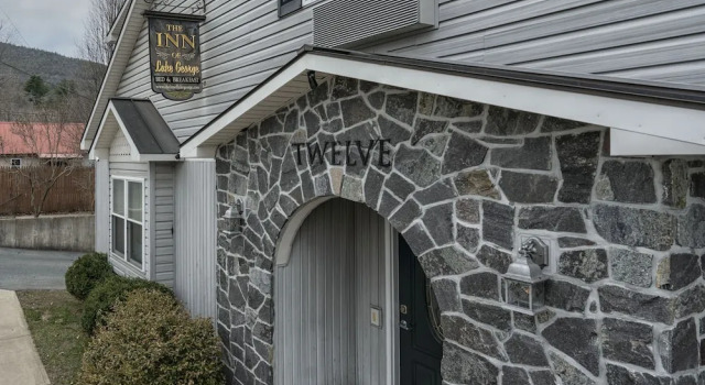 The Inn of Lake George, Забронировать Гостевой дом Лейк-Джордж Adirondack Mountains, рядом с Музей «Форт Уильям-Генри»