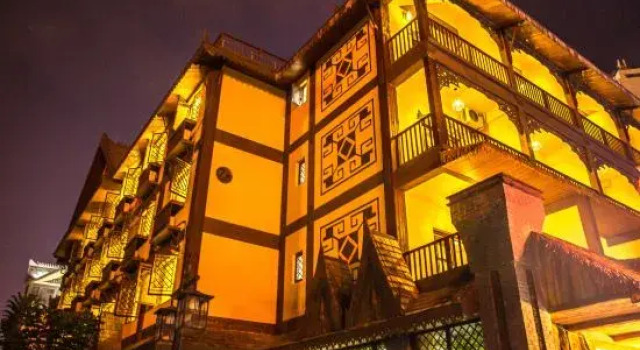 JiFeng Hotel(Xishuangbanna Poshui Square), Buchen Sie Hotel Hotels in Yunnan mit Parkplatz, Parkplätze