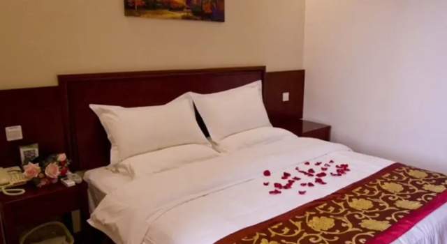 Двухместный номер Classic GreenTree Inn Shanghai Hongqiao Hub Convention Center Jinghua Road Shell Hotel