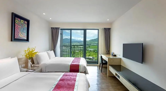 Номер Standard с балконом Naruwan Galaxy Hotel