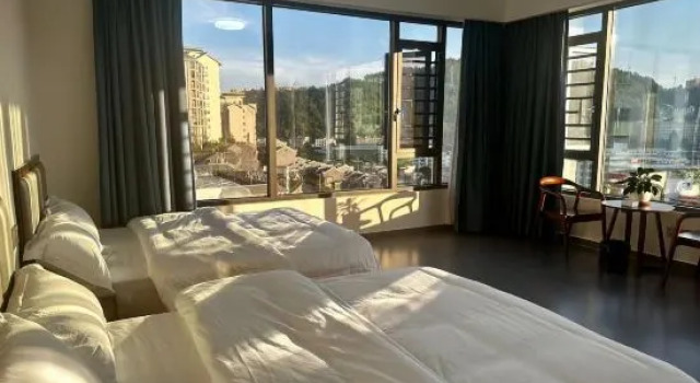 Люкс Deluxe Fenghuangxiyuan Homestay