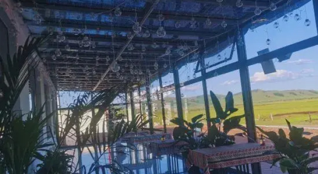 Ulan Butong Su Mu Hongyu Inn, Buchen Sie Hotel Chengde 