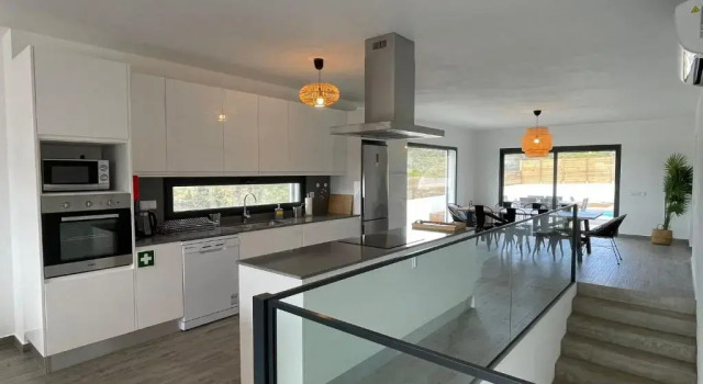Вилла Cairnvillas Villa Flow C40 Luxury Villa with Private Swimming Pool near Beach