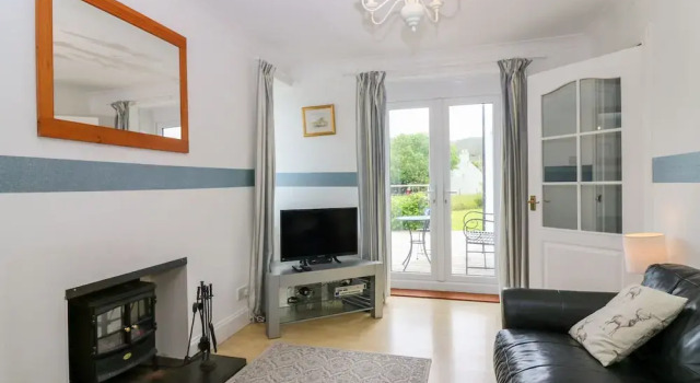 House on the Cari, Забронировать Отель Отели Острова Ская 4 звезды, 4*