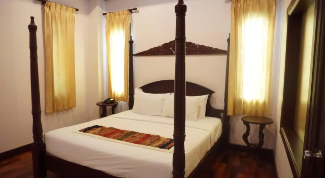 Standaard Tweepersoonskamer Sengtawan Riverside Hotel