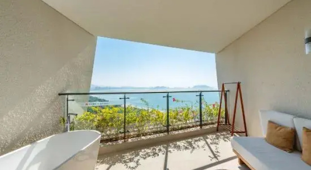 Люкс с 2 комнатами с видом на море Sanya Conifer Resort