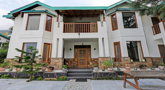 Treebo Vista Lago With Lake View