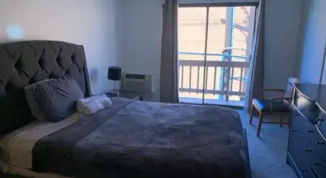 Large Hotel Suite with walk in closet- C18
