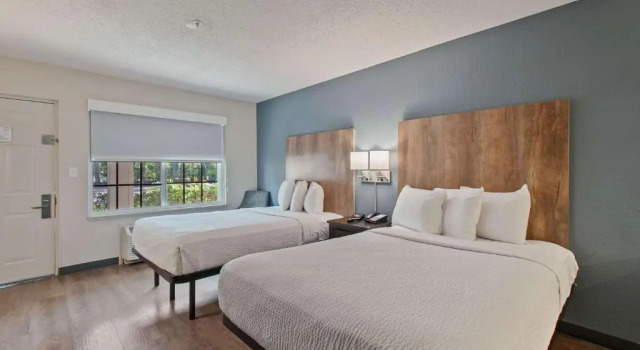 Четырёхместная студия Extended Stay America Suites - Miami - Airport - Blue Lagoon