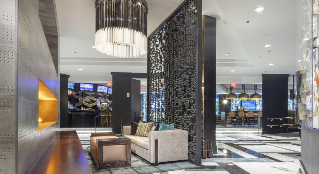 Hilton Boston Back Bay, Забронировать Отель Отели Бостона с парковкой, рядом с Дом-музей Гибсона, Парковка
