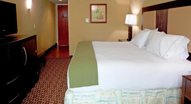 Номер Standard Holiday Inn Express Hotel & Suites Chaffee - Jacksonville West by IHG