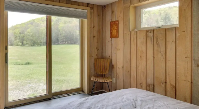 Коттедж Serene Salisbury Rental Home on 26 Acres w/ Deck!