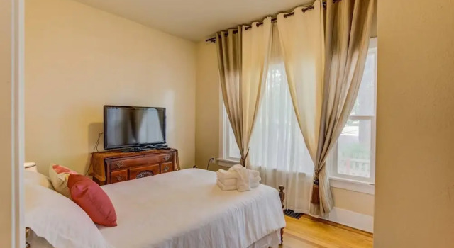 2BR Old Colorado City Garden of The Gods, Buchen Sie Ferienhaus Hotels in Colorade Springs mit Parkplatz, Parkplätze