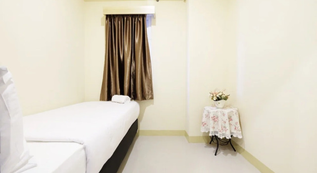 Clean And Tidy Green Pramuka Apartement, Book Apartment Jakarta Jakarta Province