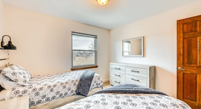 10 Mi to Denver: Pet-friendly Arvada Home w/ Yard!, Prenota Hotel Arvada (Colorado) 
