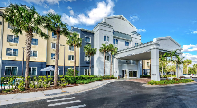 Fairfield Inn and Suites by Marriott Naples, Rezerwuj Hotel Naples Southwest Florida