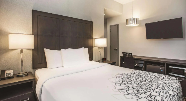 Двухместный номер Standard с видом на город La Quinta by Wyndham Inner Harbor Downtown
