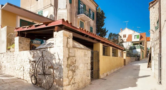 City Centre Apartments SPLIT OLD TOWN, Prenota Appartamento Splitska 