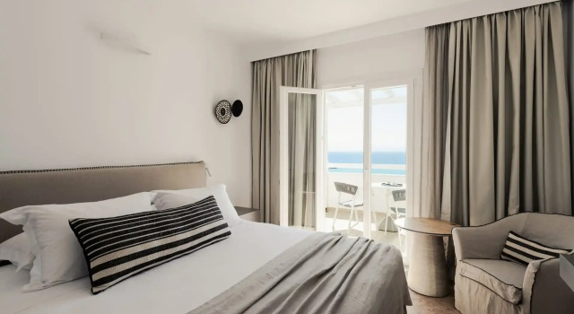 Номер Superior Saint George Hotel
