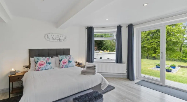 Stunning, Contemporary 1 Bedroom En-suite Annexe, Varaa Huoneisto Asunnot kohteessa Merseyside, Huoneisto