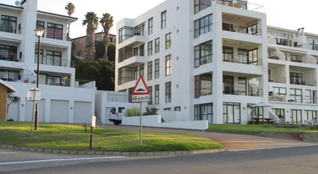 Point Village Accommodation - Santos 57, Забронировать Отель Отели Mossel 4 звезды, 4*