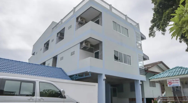 OYO 958 The Airport Residence