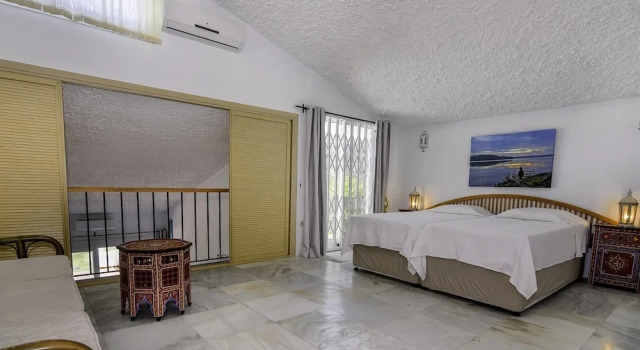 Коттедж Cutest Beach House Estepona