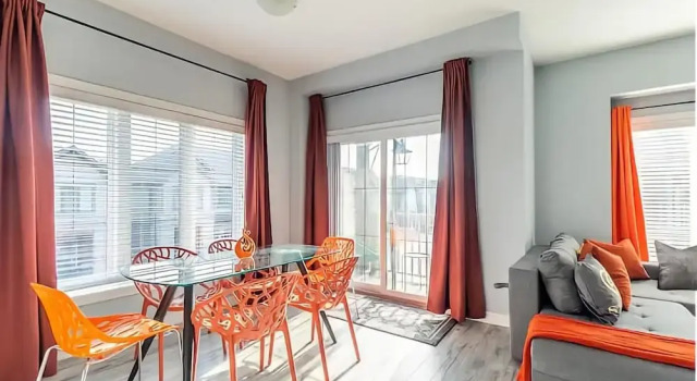 Modern 3BR House Steps to the Beach, Varaa Hotelli Hamilton 