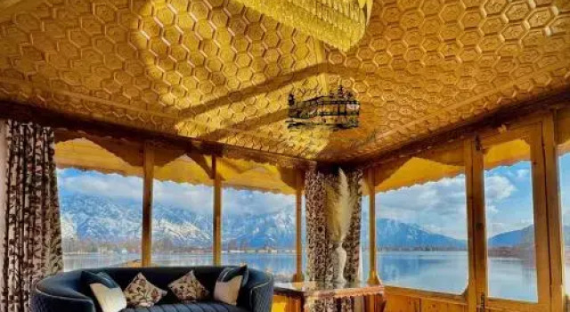 New Zenith Group of Houseboats