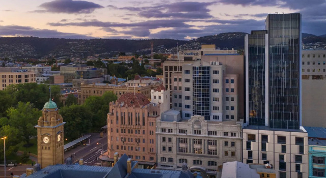 Mövenpick Hotel Hobart, Забронировать Отель Хобарт Hobart Surrounds, рядом с St Peter's Lutheran Church