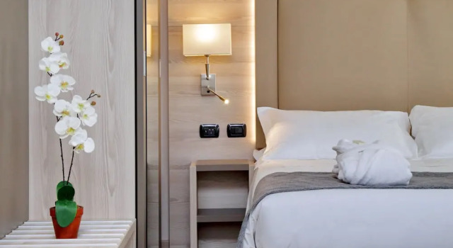 Двухместный номер Premium ALTIDO Lovely Studio w/Balcony near Duomo