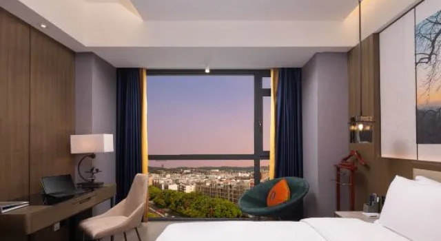 Семейный люкс с 2 комнатами Chuxiong Dongbao Hotel