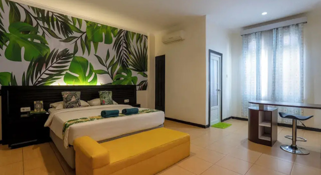 Полулюкс Tropical Point Hotel Syariah
